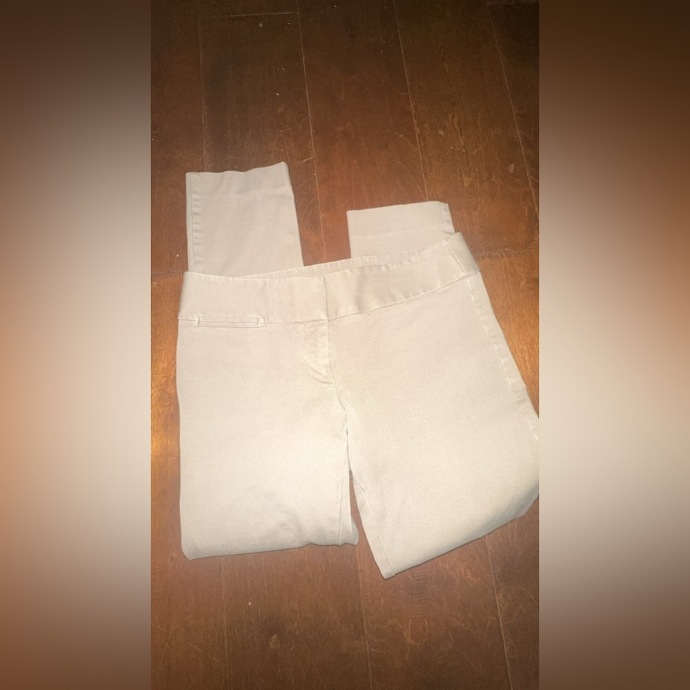 Ann Taylor Tan Cropped Dress Pants. Size 2